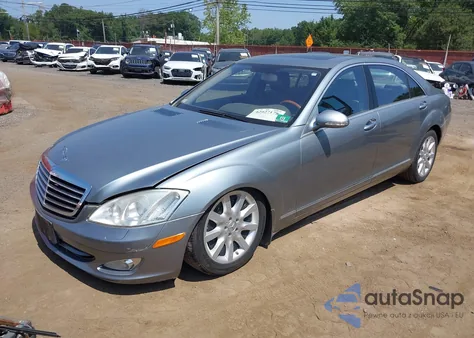 2007 Mercedes-Benz S 550 z USA, uszkodzony, nr VIN WDDNG71X47A095453